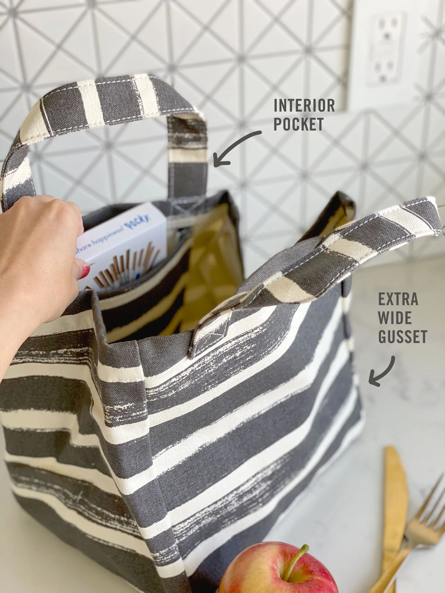 Lunch + Pie Tote - Nacka - Image 3