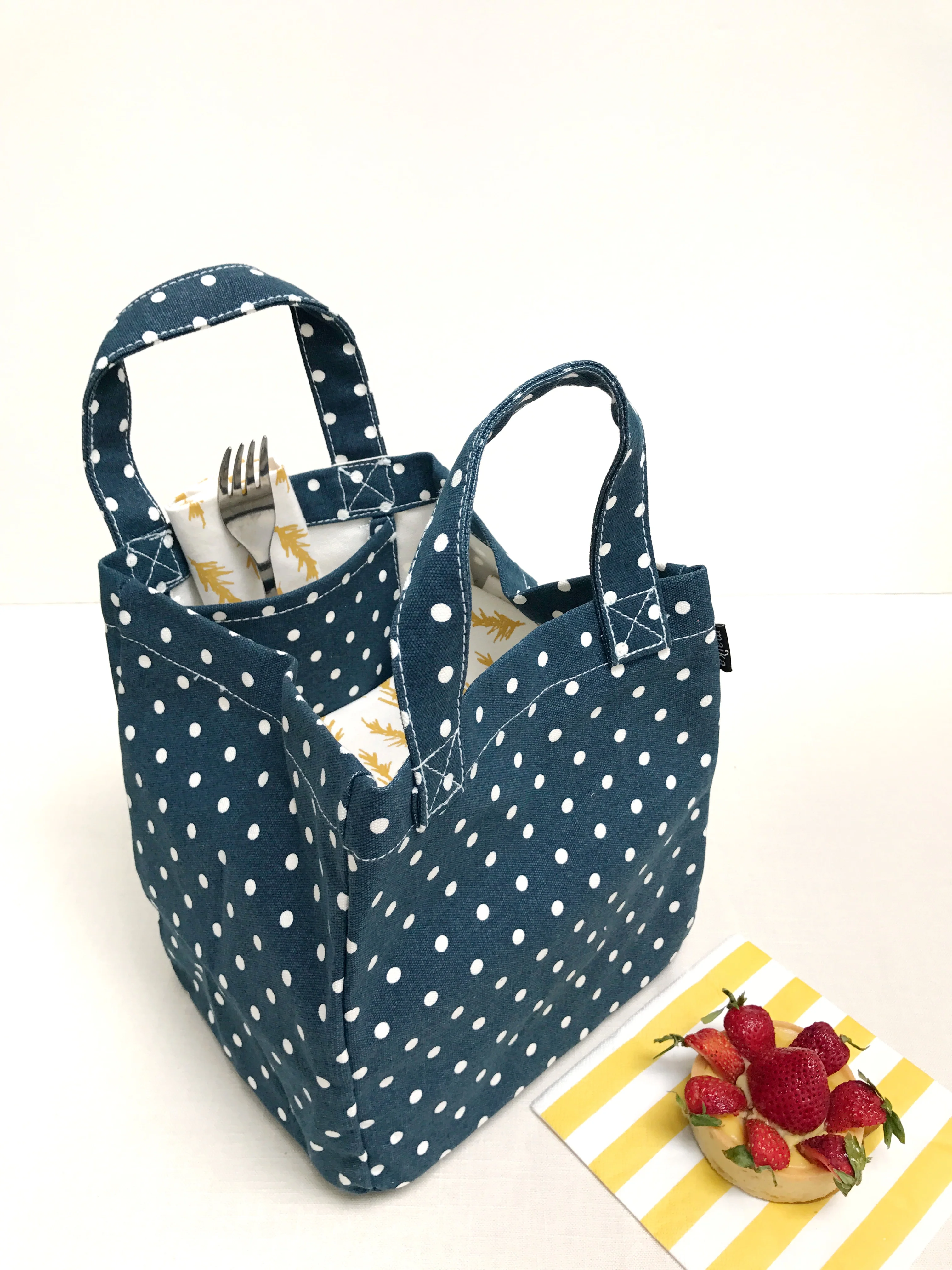 Lunch + Pie Tote - Hana - Image 4